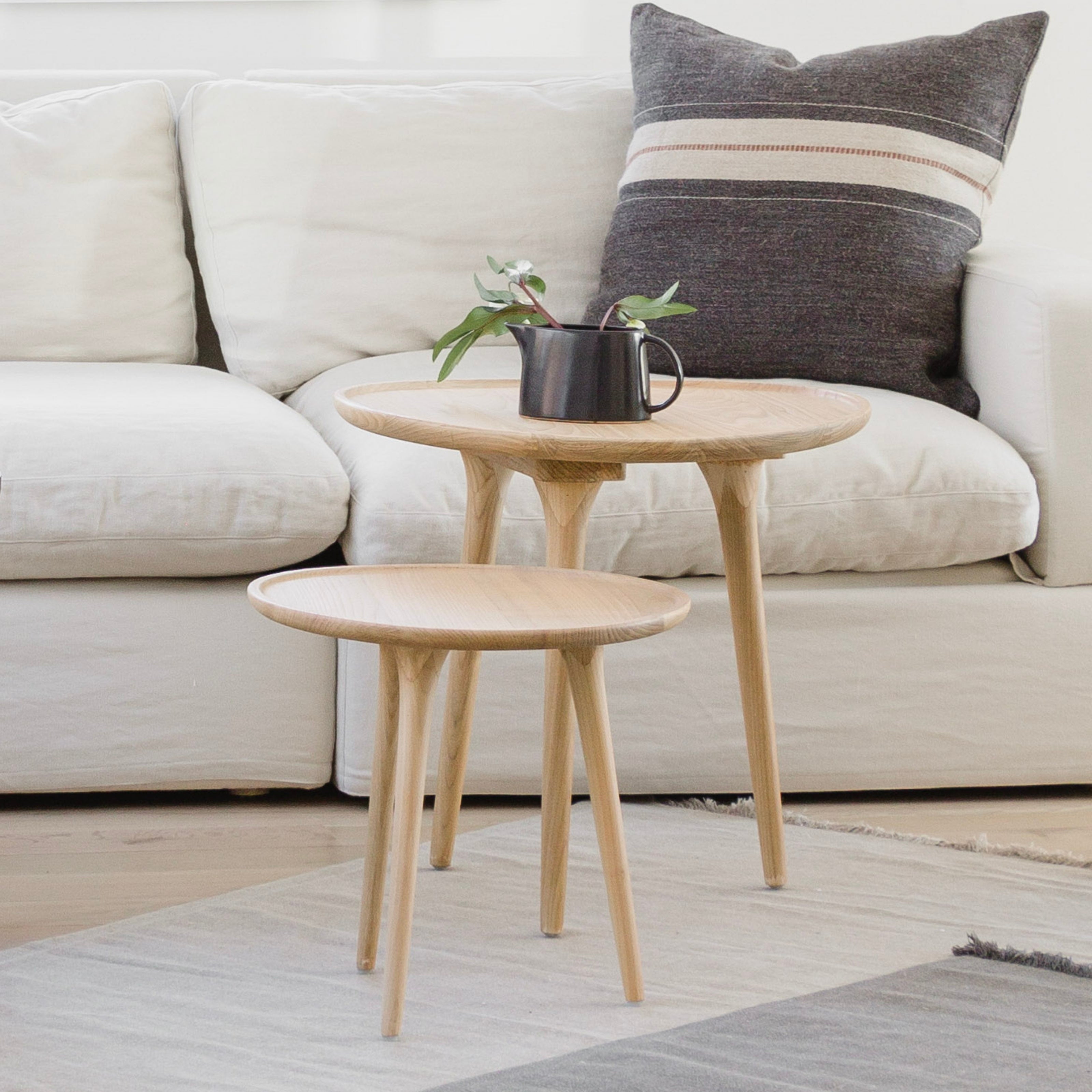 chloe grande side table in natural
