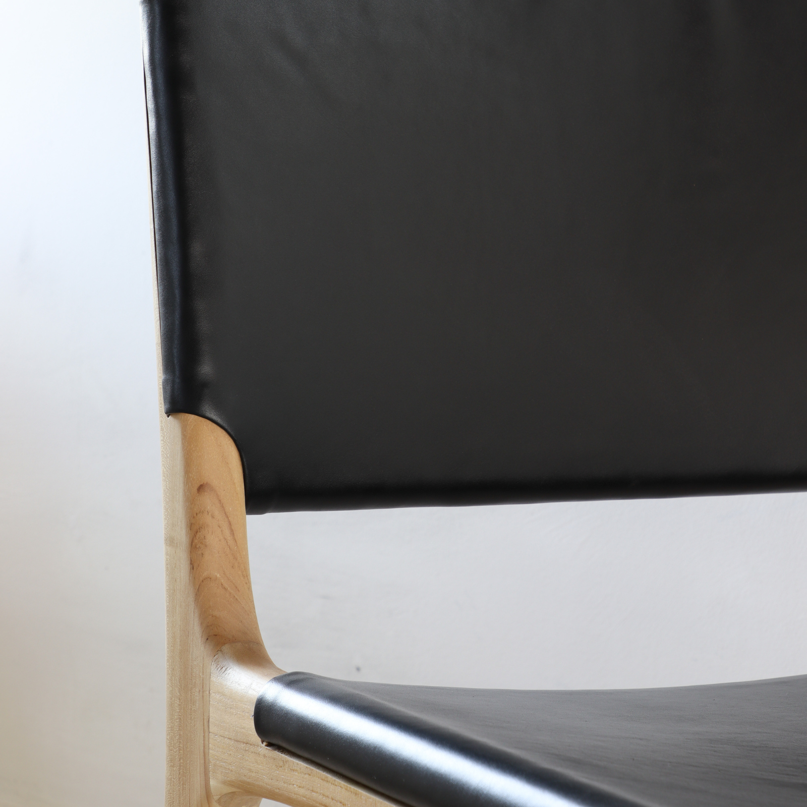 anna in natural / black