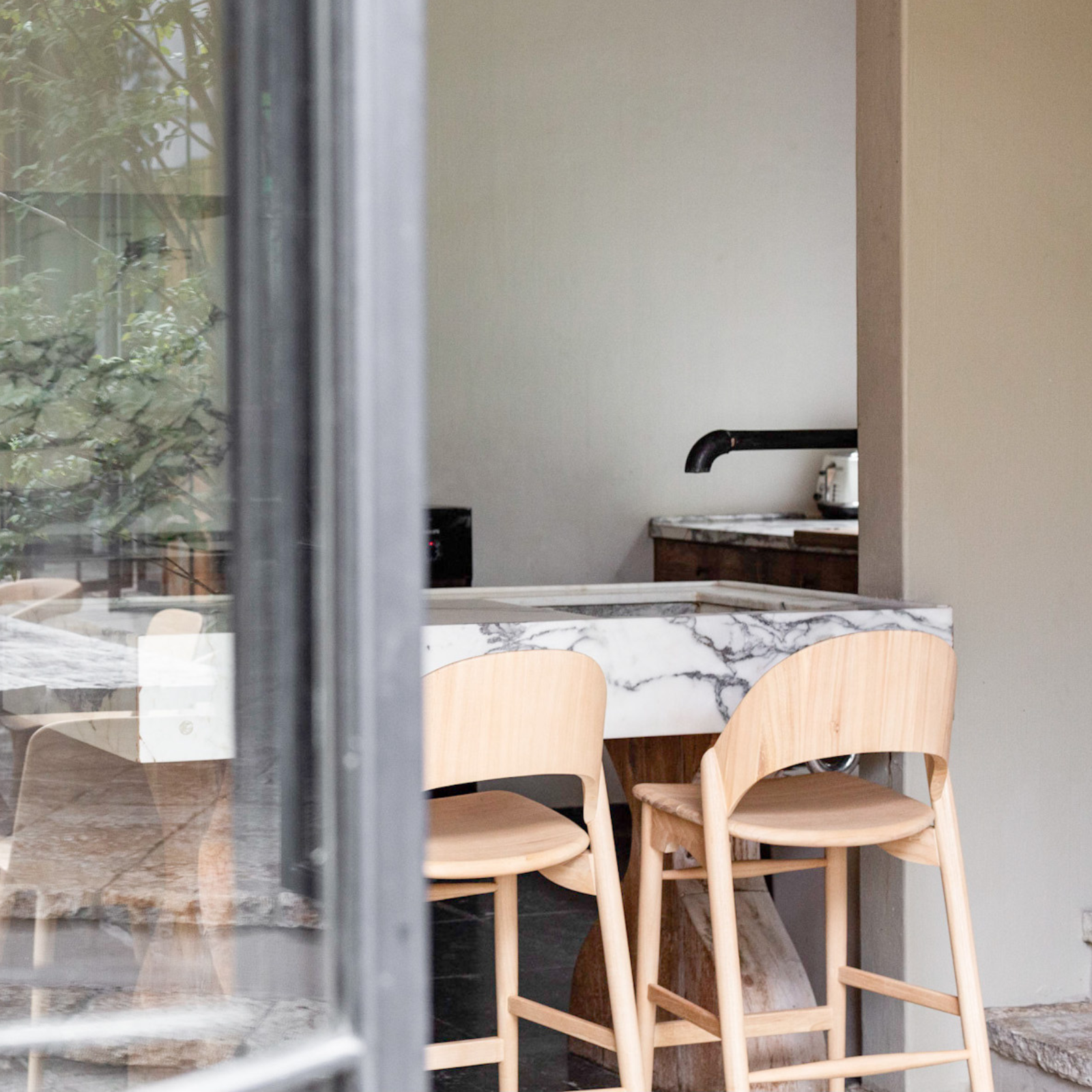 aimee stool in black