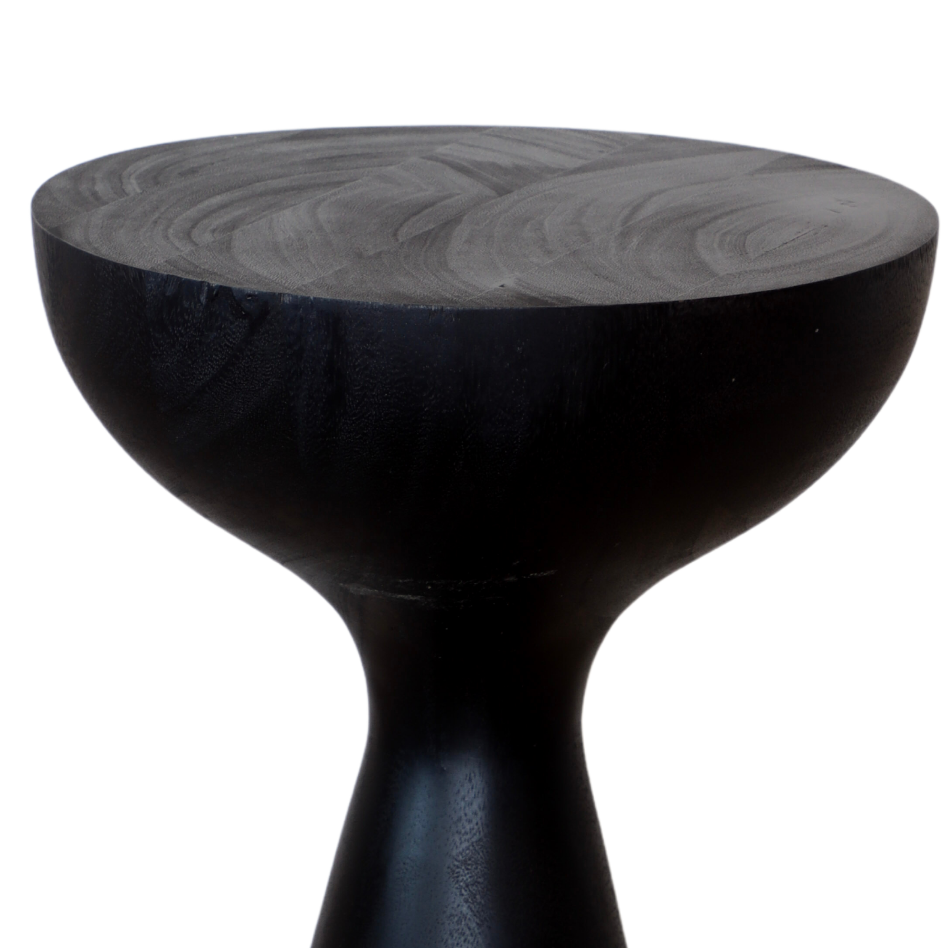 clara side table in black