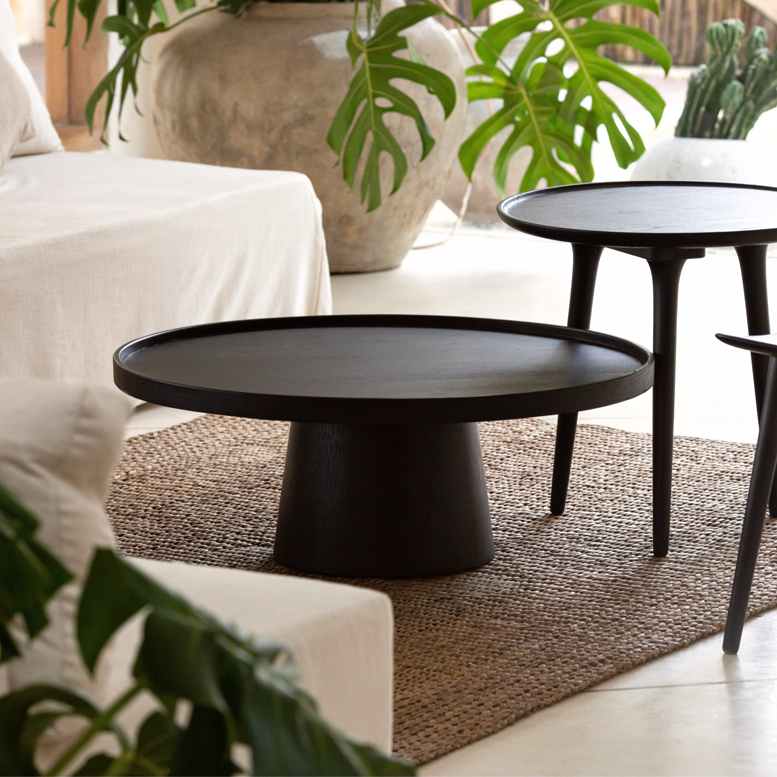 ella grande coffee table in black