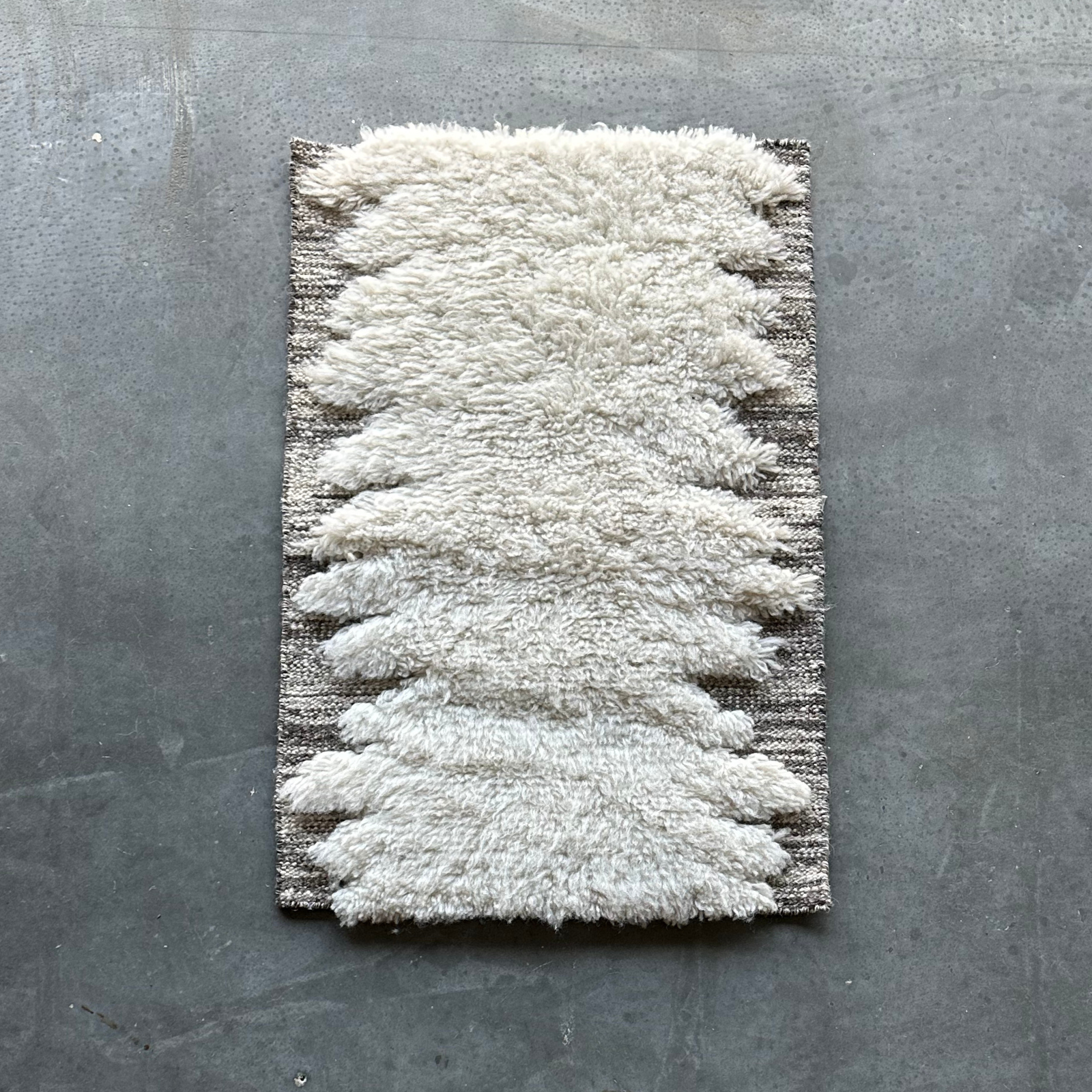 NEW! olivia in pebble