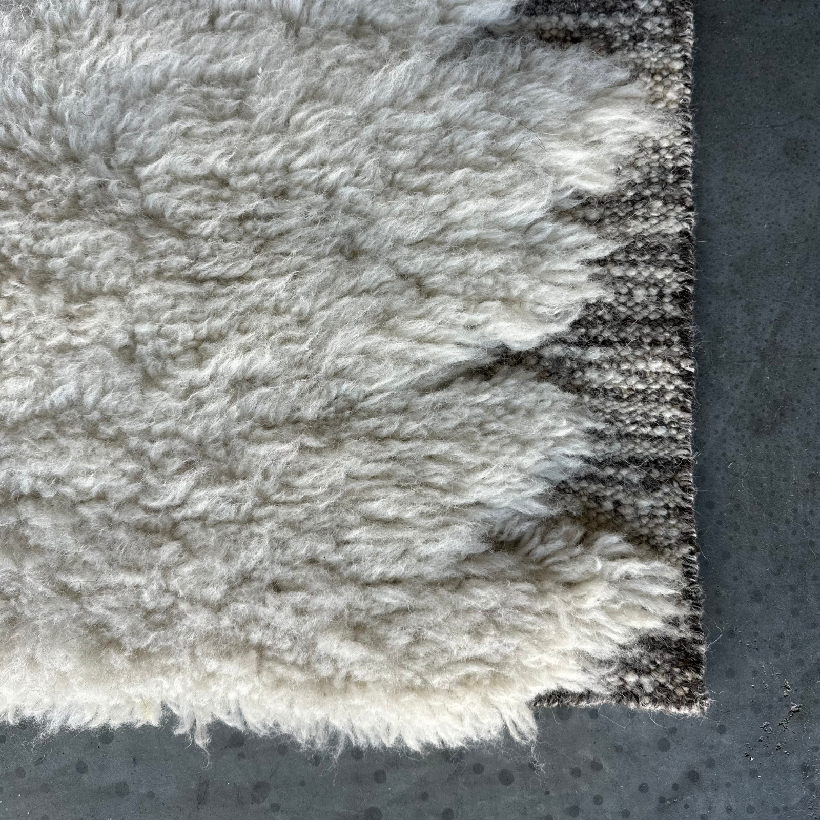 NEW! olivia in pebble